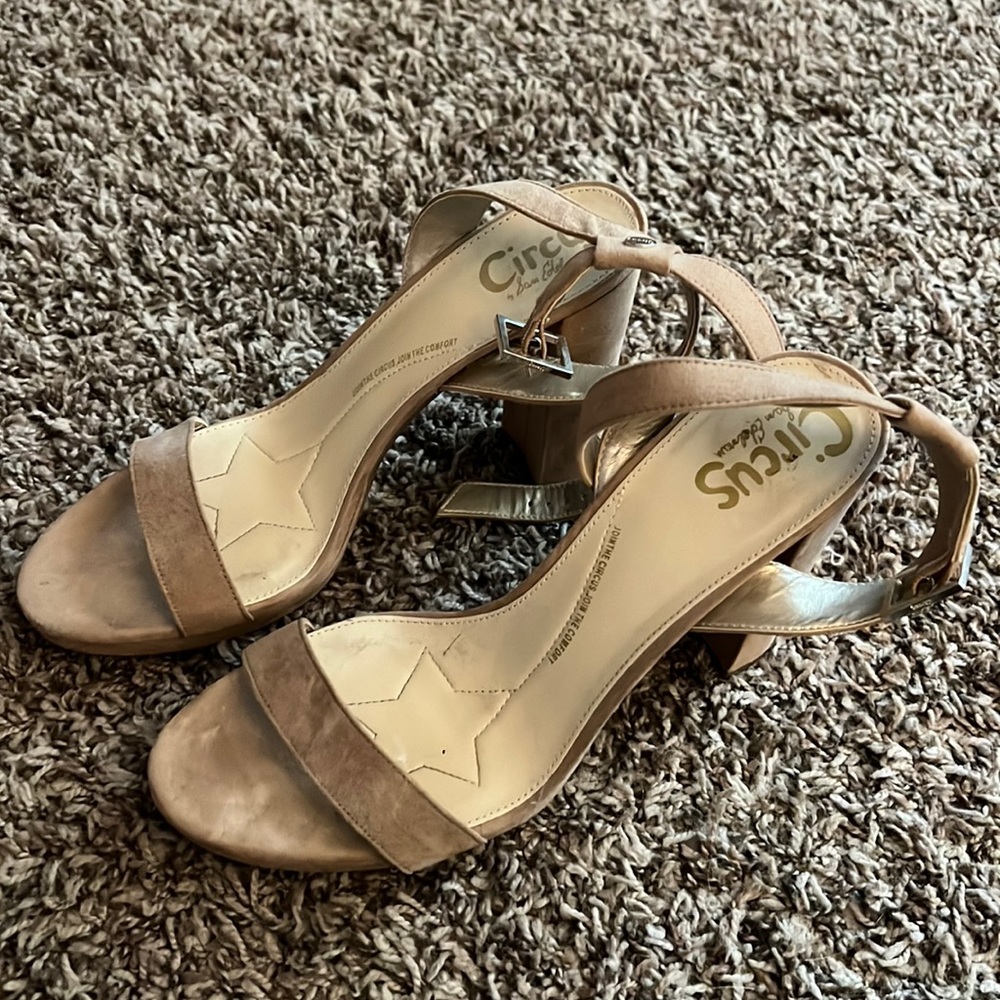 Nude shoes